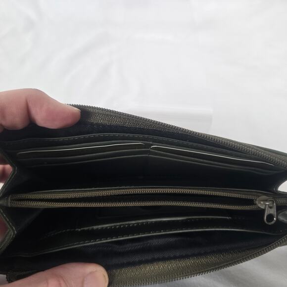 Merona Clutch or Wallet Dark Green 8" x 4" x 2" Zip Closure Snap Pockets NWT - Picture 7 of 16